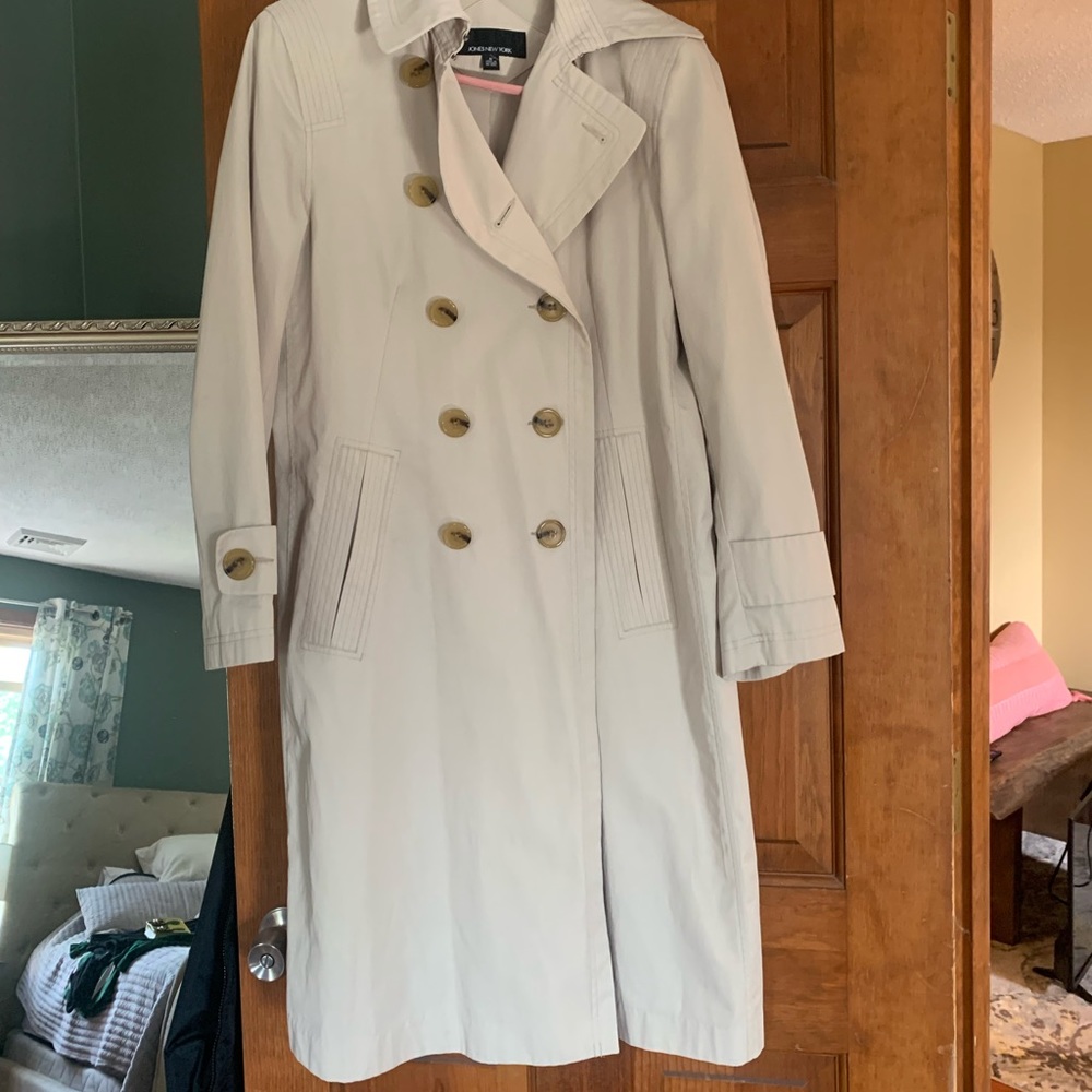 Dressy rain coat